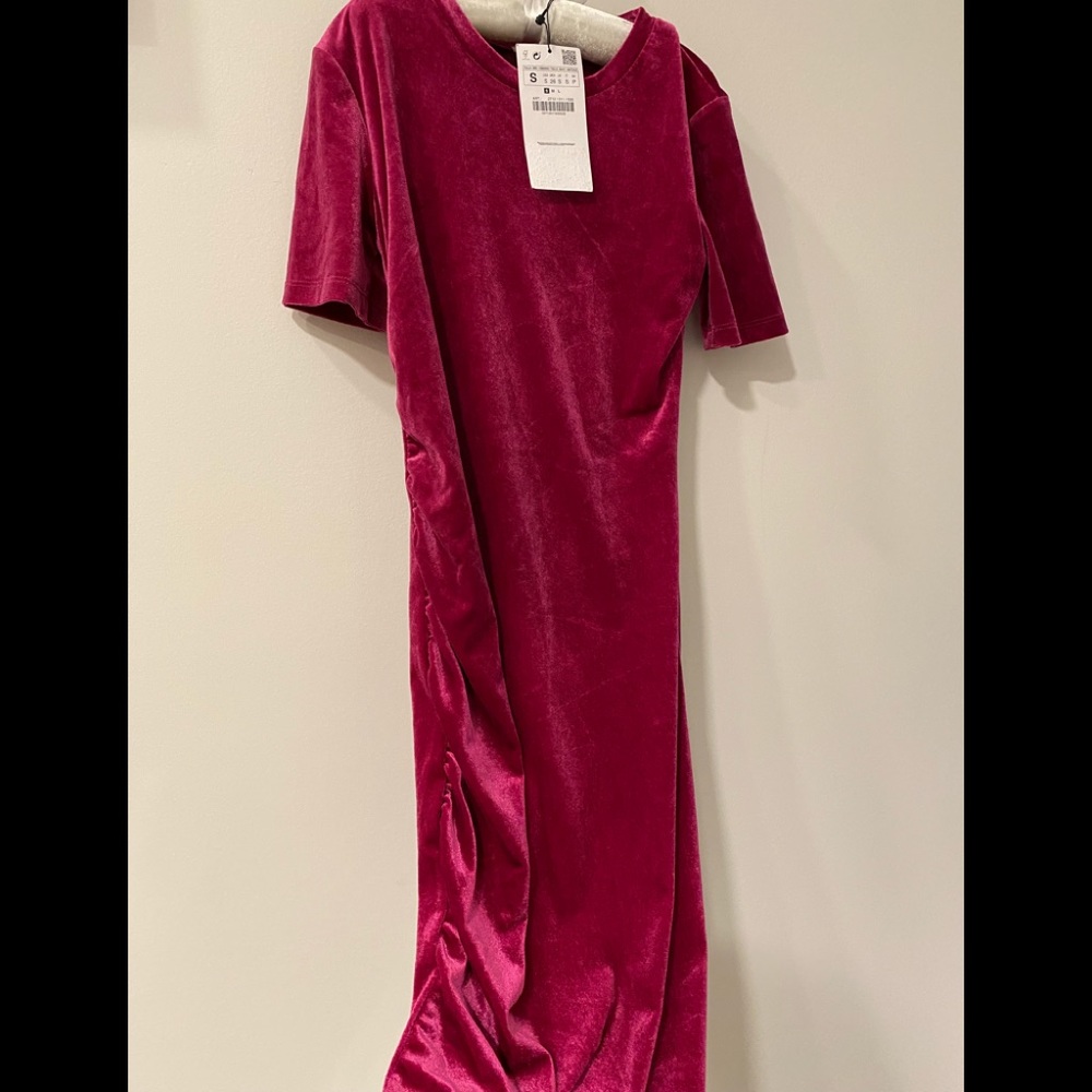 Zara Velvet Midi Dress in Deep Fuchsia